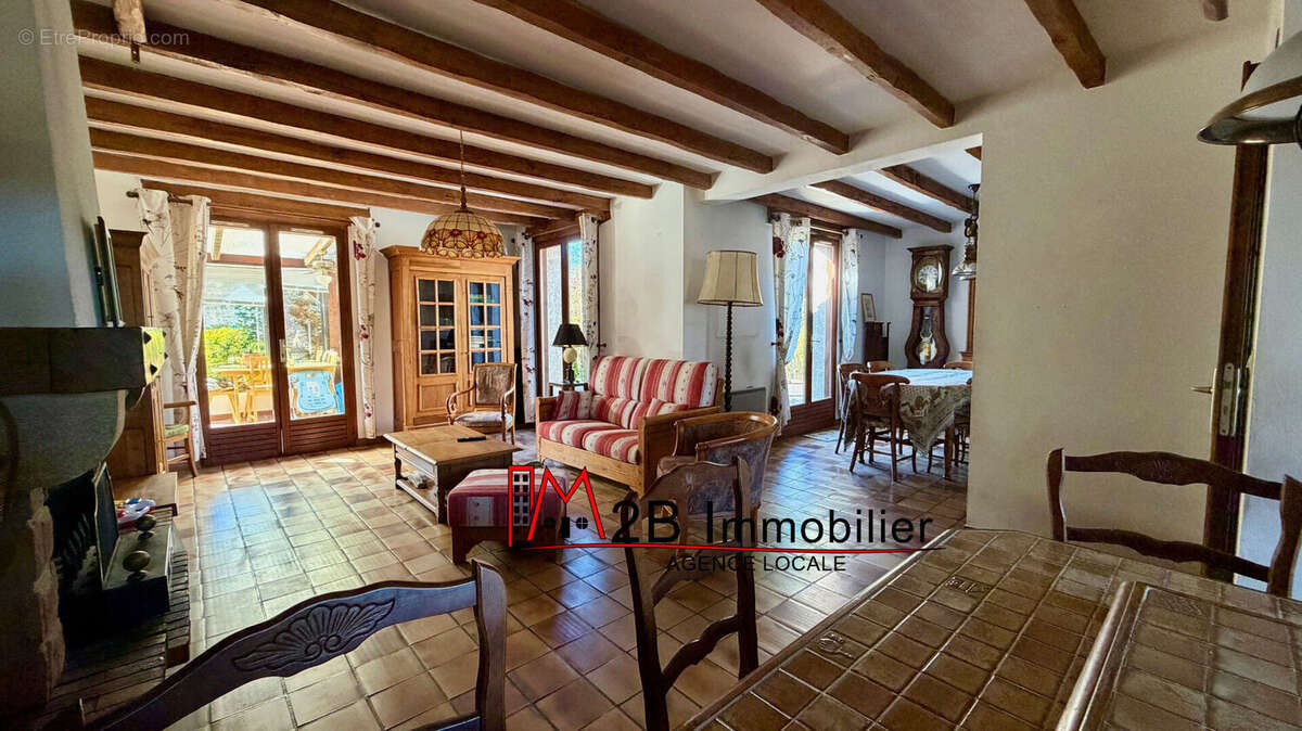 Maison traditionnelle sur beau et grand jardin - photo 3