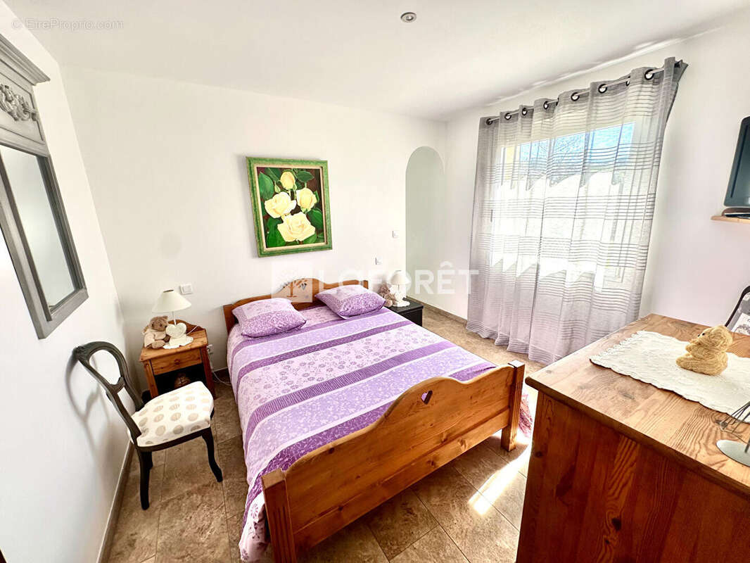 Maison à SAINT-JEAN-DU-BRUEL