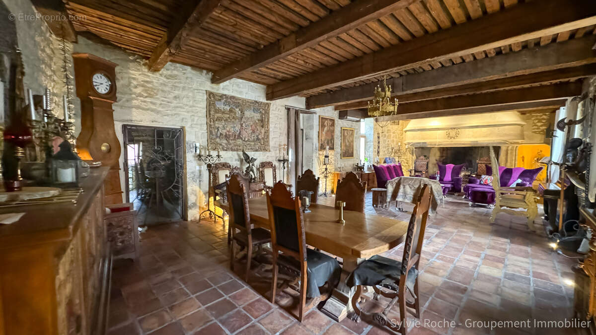 Maison à CADEROUSSE