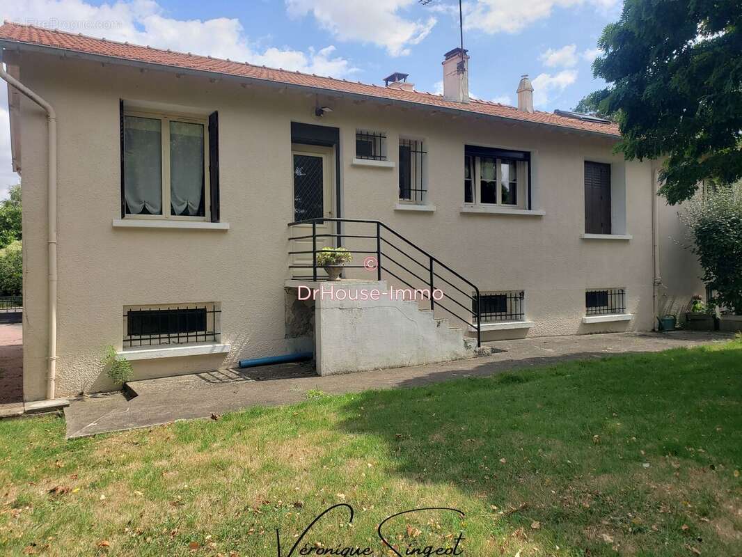 Maison à SAINT-MICHEL-LE-CLOUCQ