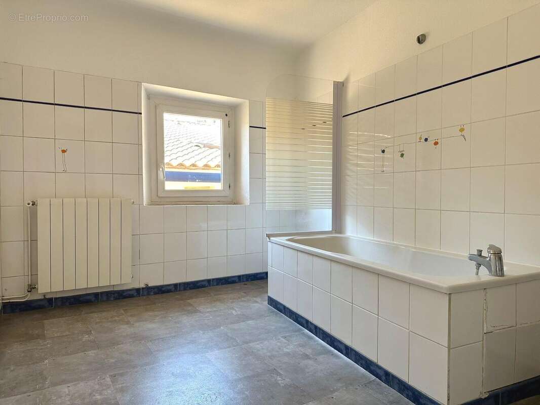 Appartement 74 m² à Narbonne  - photo 5