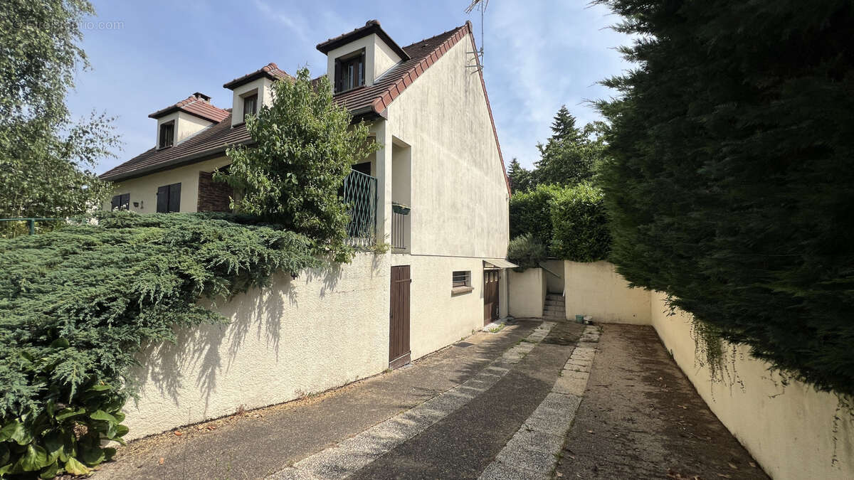 Maison à LA FERTE-ALAIS