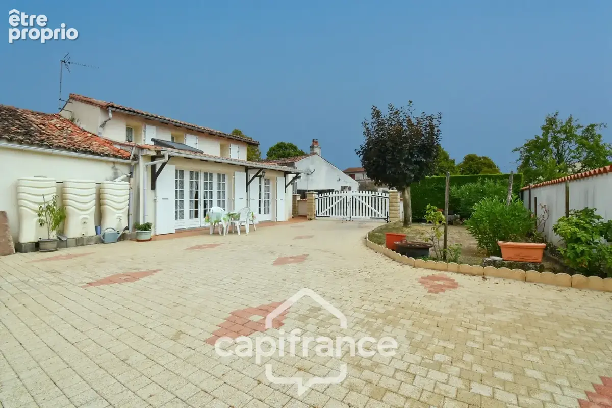 Maison à vendre 4 pièces MAZERAY (17) sur 900m² de jardin clos et 3 garages - photo 5