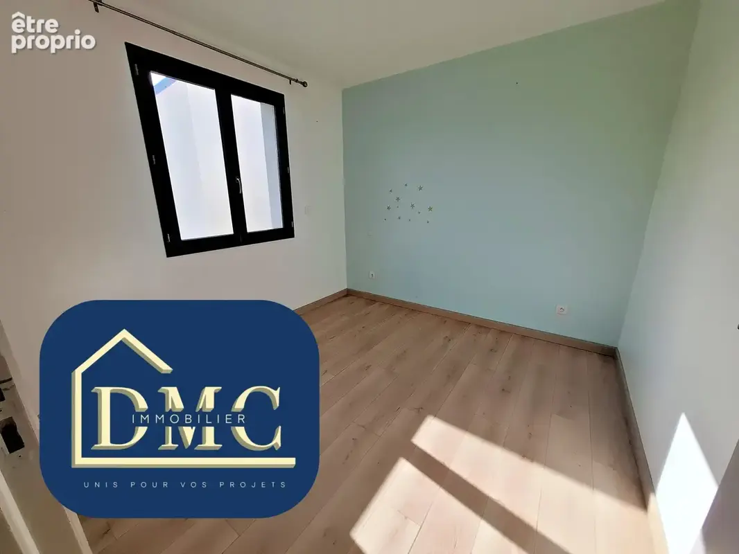Maison avec piscine et grand garage - photo 12