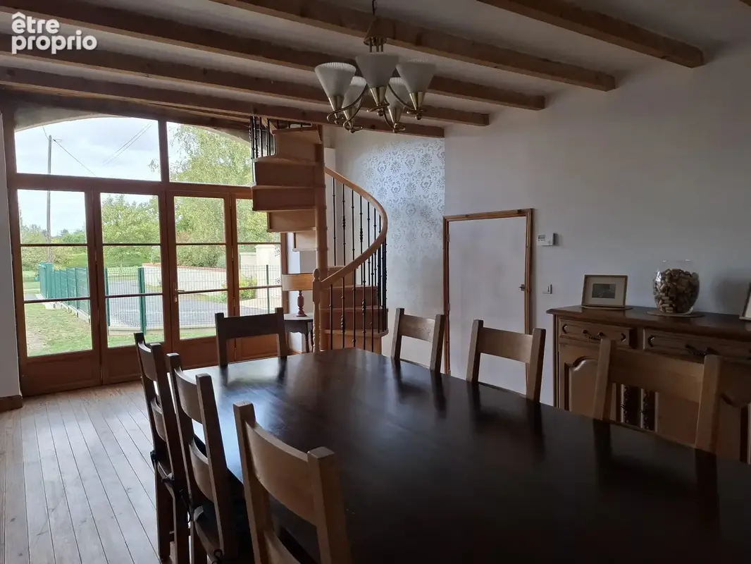 Maison 4 chambres impeccablement entretenue avec vue imprenable sur la campagne - photo 4