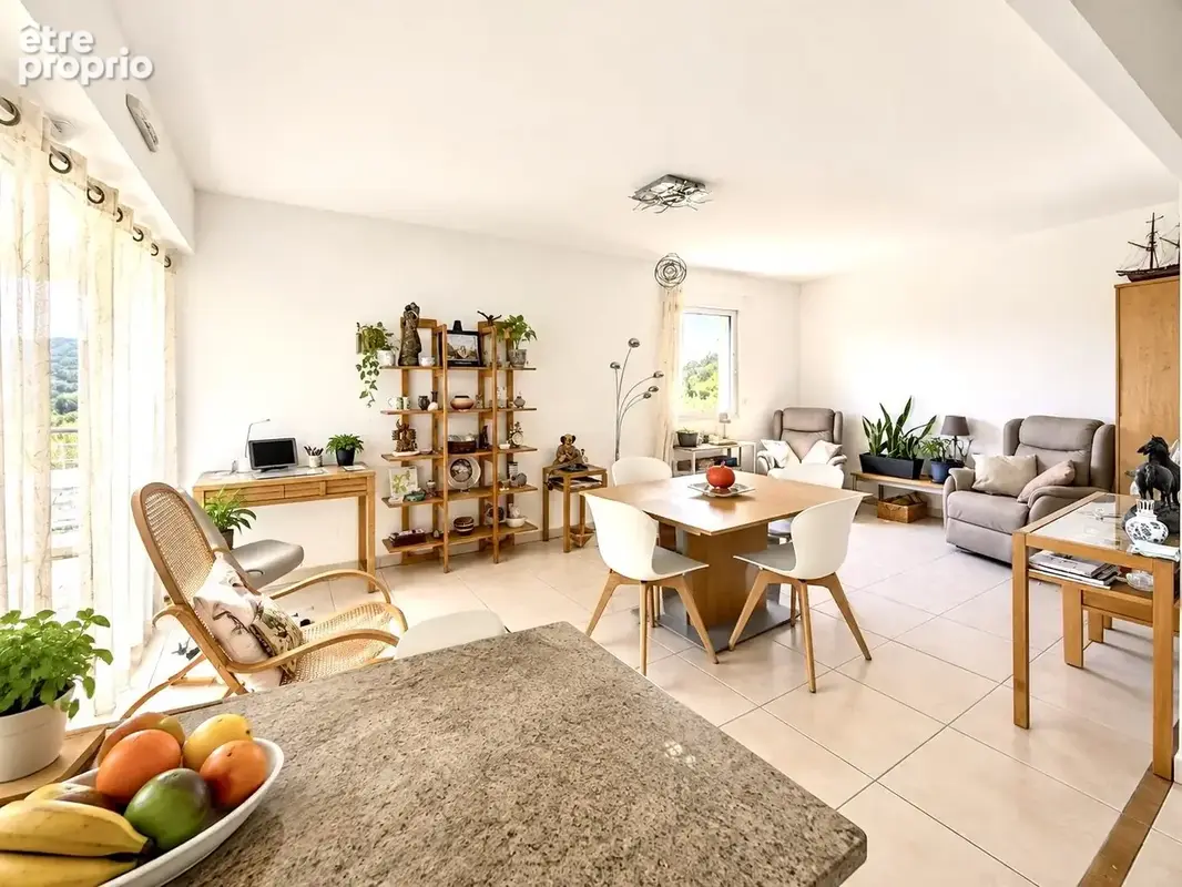 Appartement 4 pièces 90 m² à vendre à Cannes (06400) - photo 2