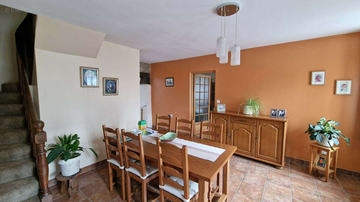 Maison à LA TRINITE-PORHOET