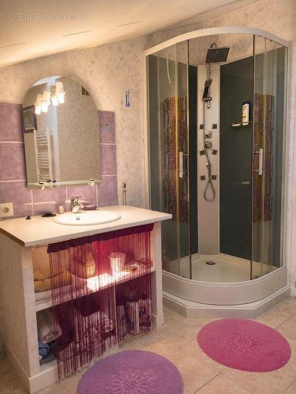 Maison en pierre 177 m² - 5 chambres - Terrain 1 200 m² - Villeneuve-sur-Lot - photo 8