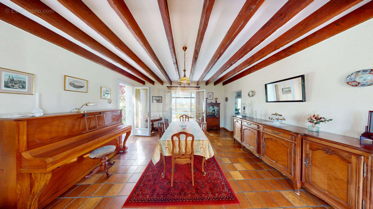 Maison à BUXEROLLES