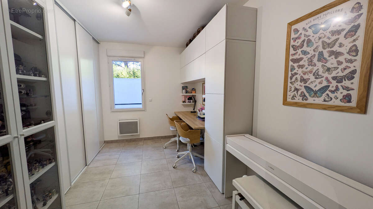Maison à CUGES-LES-PINS