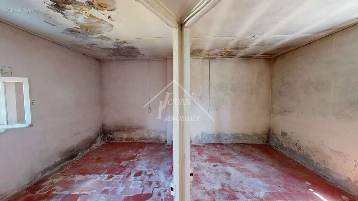 Maison a renover avec garage - photo 5