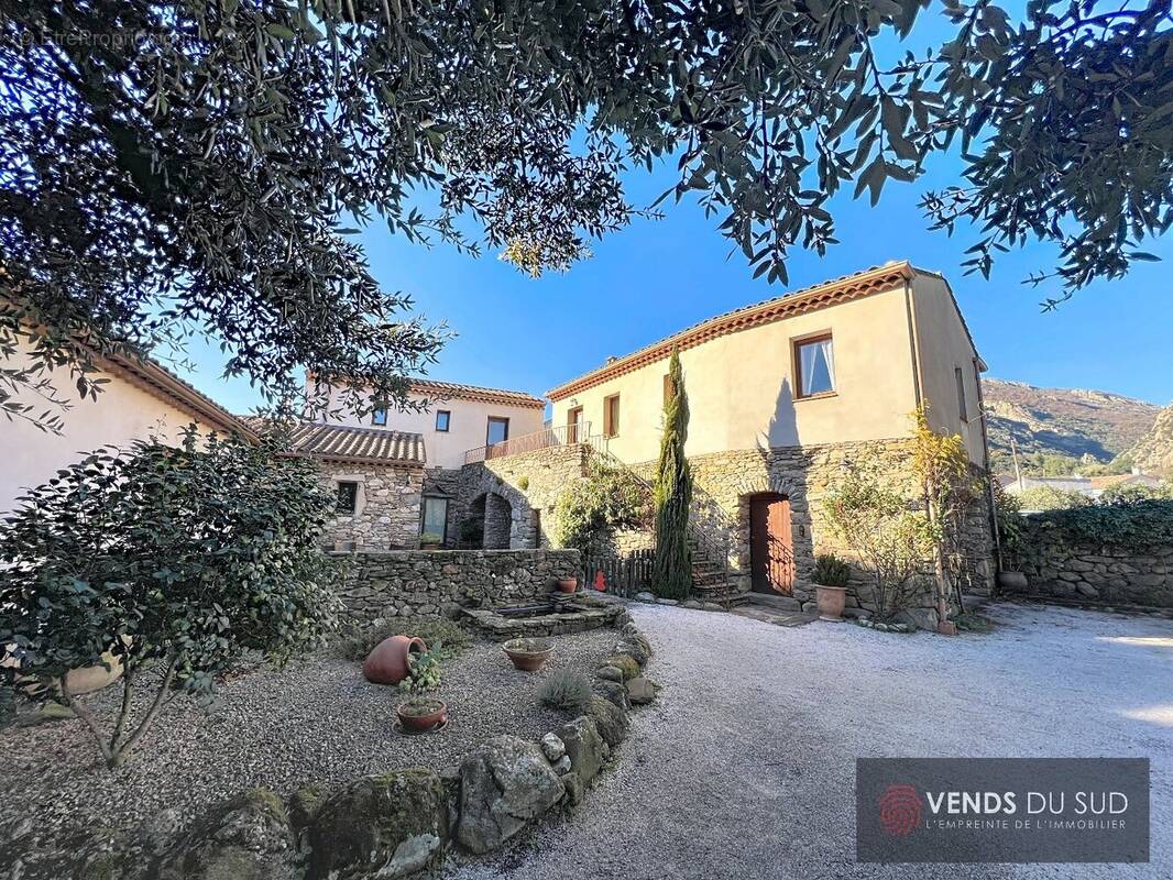 Maison à COLOMBIERES-SUR-ORB