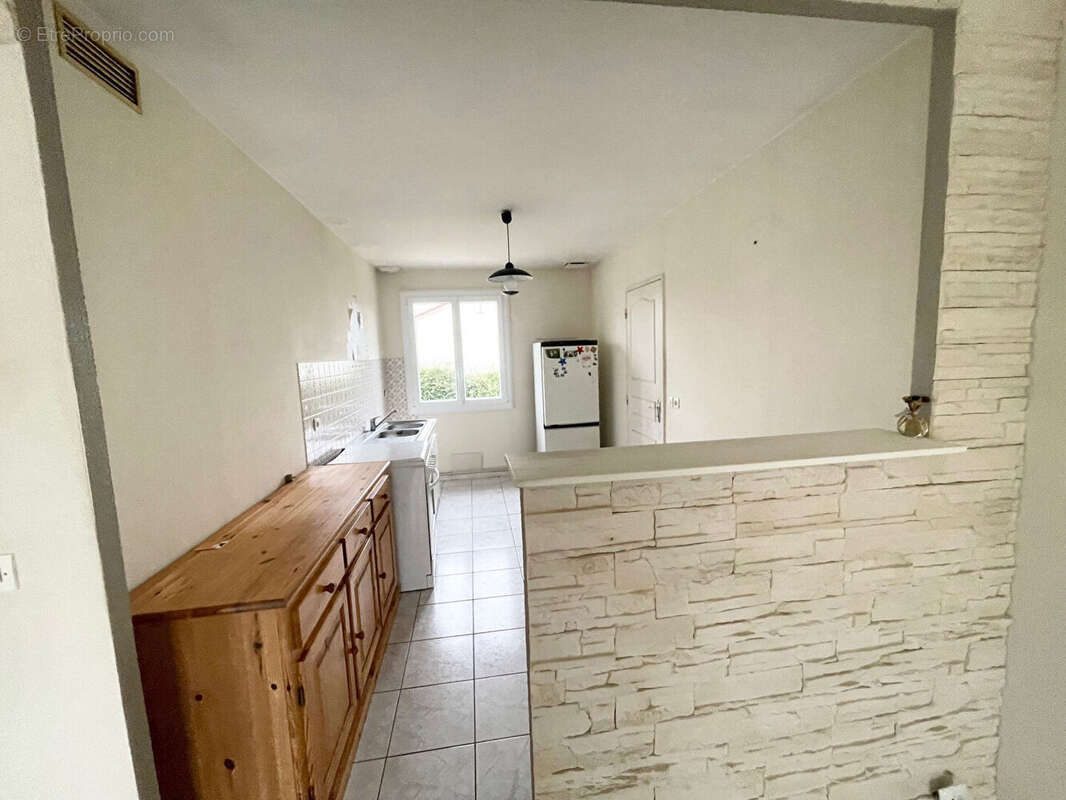 Maison à SAINT-MACAIRE-EN-MAUGES