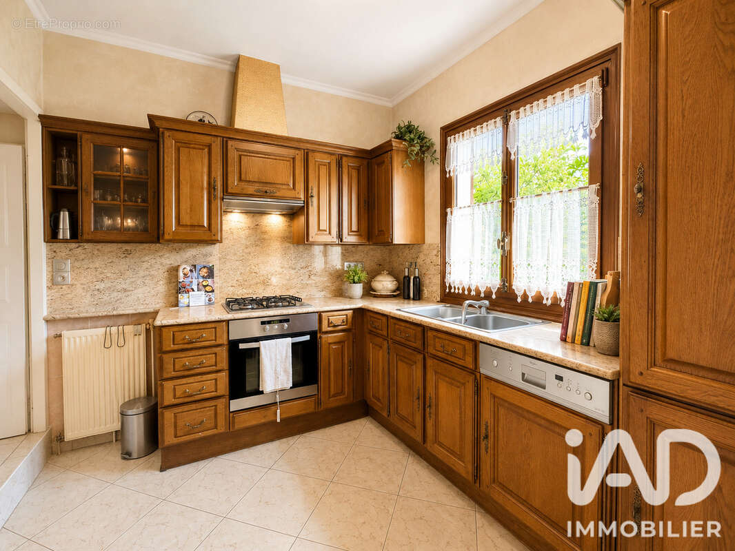 Maison 73 m² à Combs-La-Ville  - photo 6