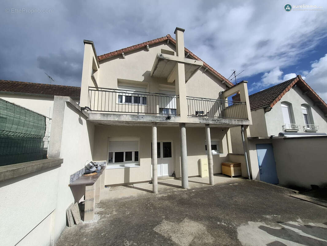 Maison à MONTLUCON