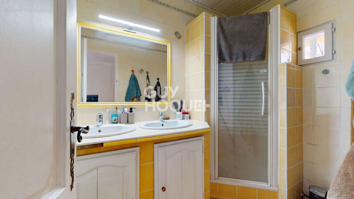 Maison à MORIERES-LES-AVIGNON