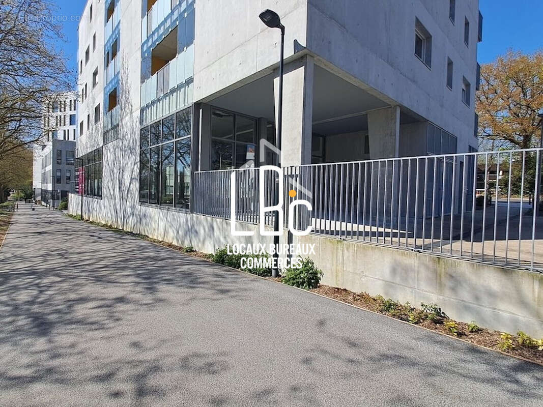 Commerce 576 m² à Nantes  - photo 5