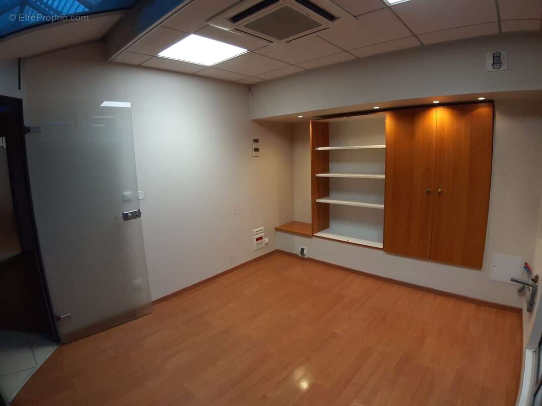 Commerce 228 m² à Saint-Die-Des-Vosges  - photo 9