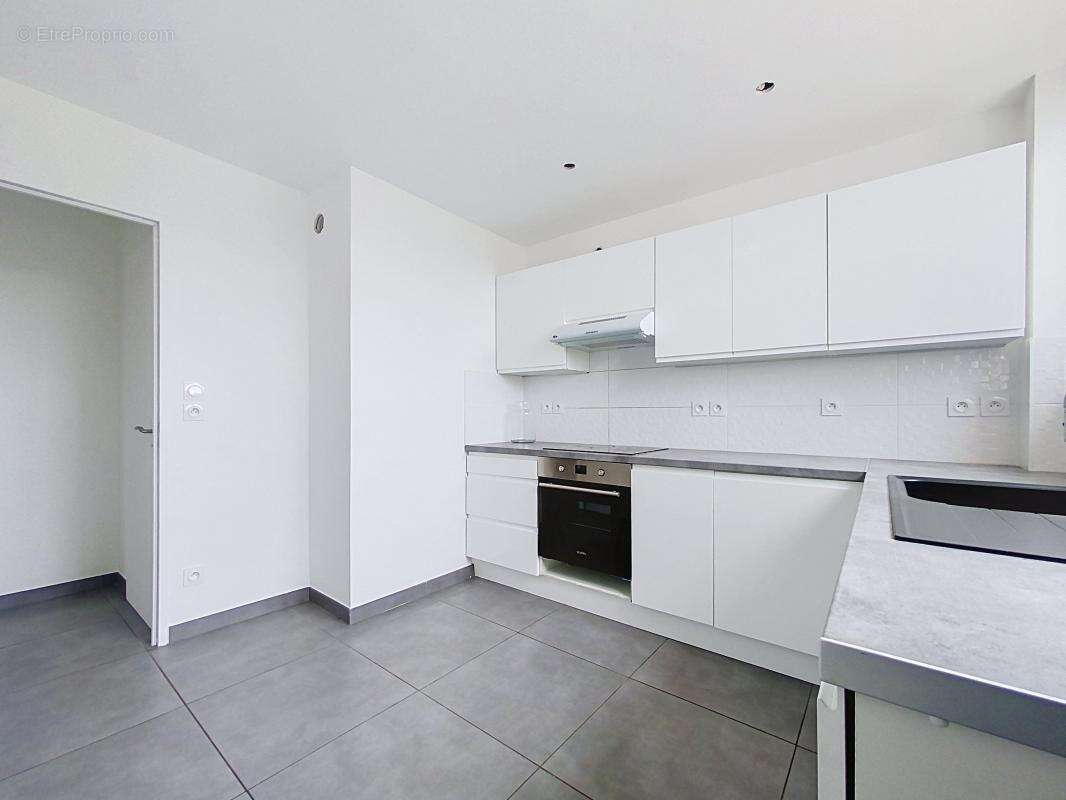 Appartement - 2 Chambres - Possibilité 3 - Balcon - Jolie vue dégagée - Résidence sécurisée - Proche commodités - photo 20