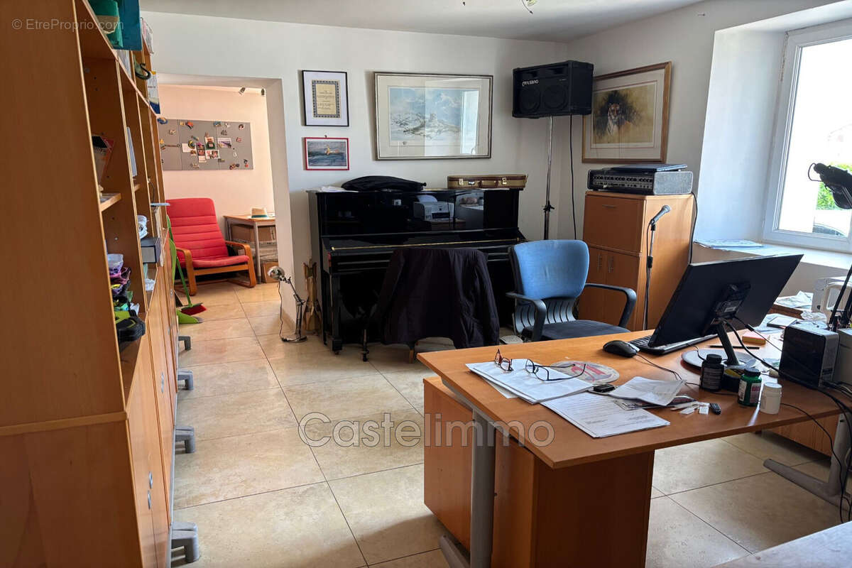 Maison à SAINT-NICOLAS-DE-LA-GRAVE