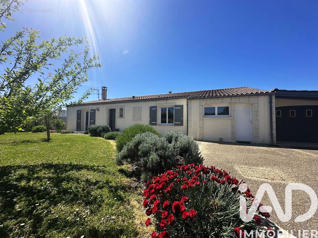 Photo 1 - Maison à SAINTE-SOULLE