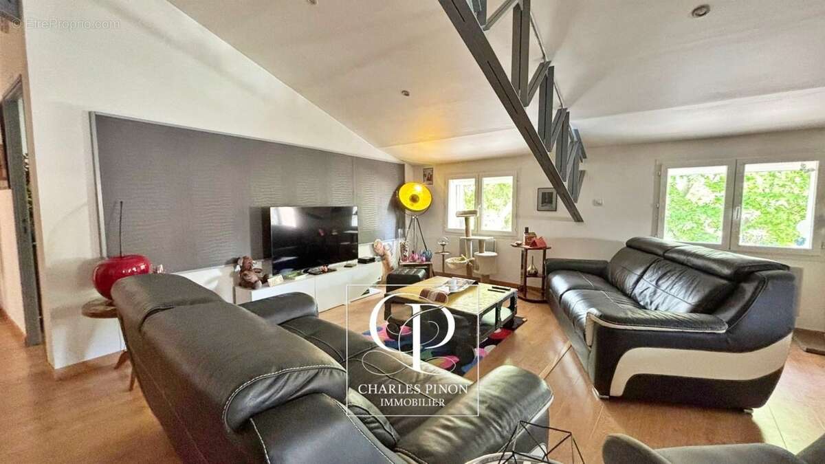 Appartement à vendre 4 pièces MALLEMORT (13) - photo 6