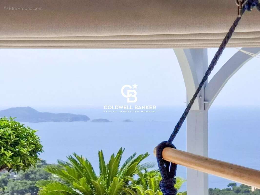 Maison à CARQUEIRANNE