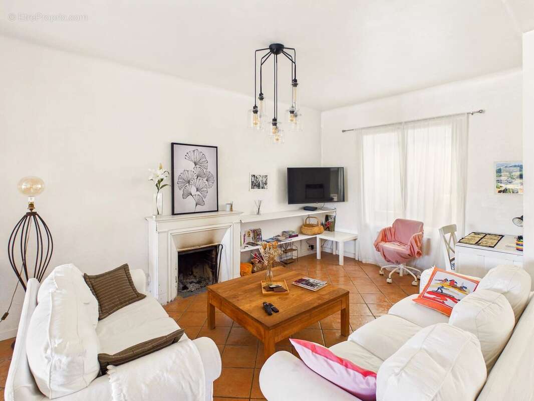 Maison à POURRIERES