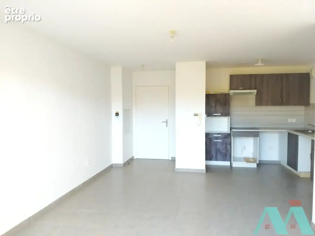 A vendre : Lumineux T3 avec terrasse et double stationnement à VIDAUBAN - photo 3