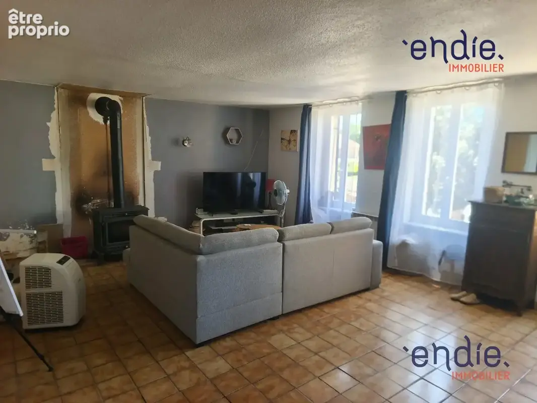 Maison 7 pièces 161 m² à vendre à Cosne-D'allier (03430) - photo 2