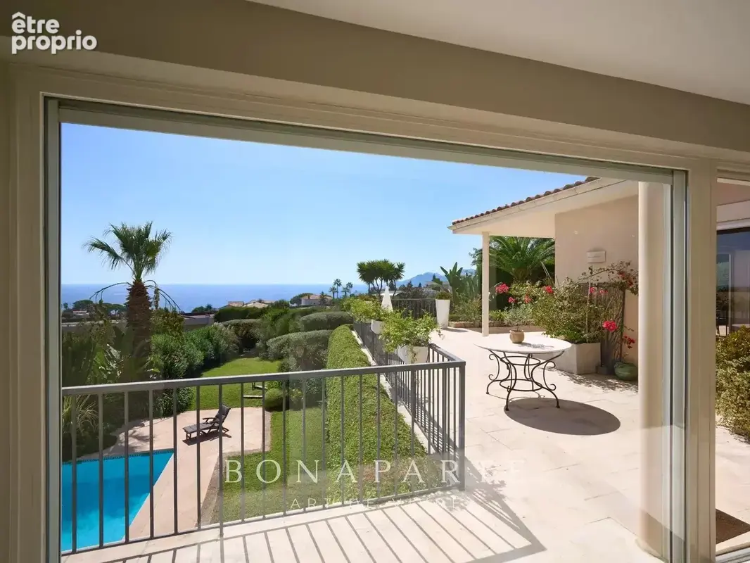 Elégante propriété à la vue mer panoramique - photo 7
