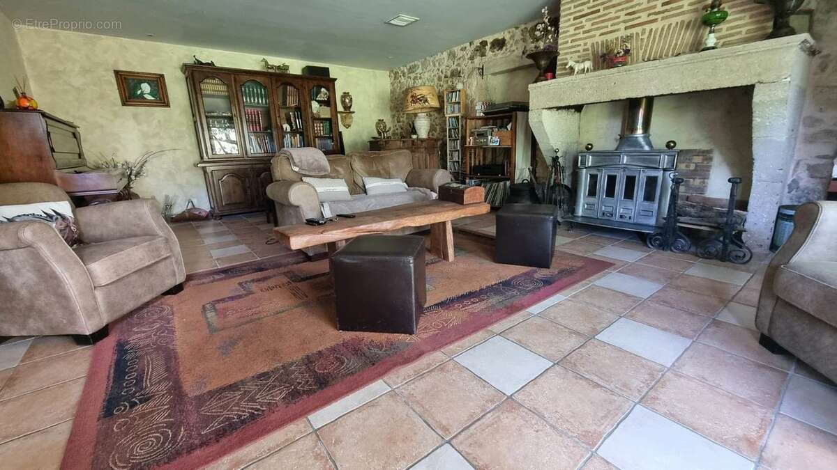 Maison à SAINT-SYMPHORIEN