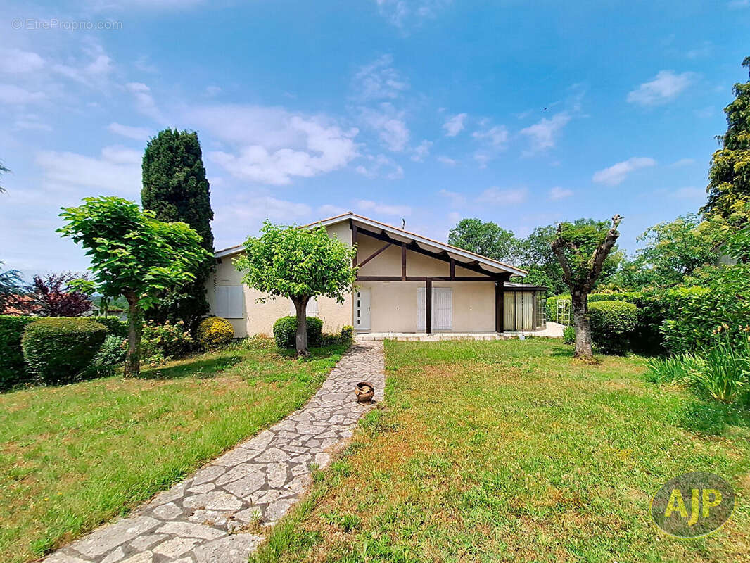 Maison à CUBZAC-LES-PONTS