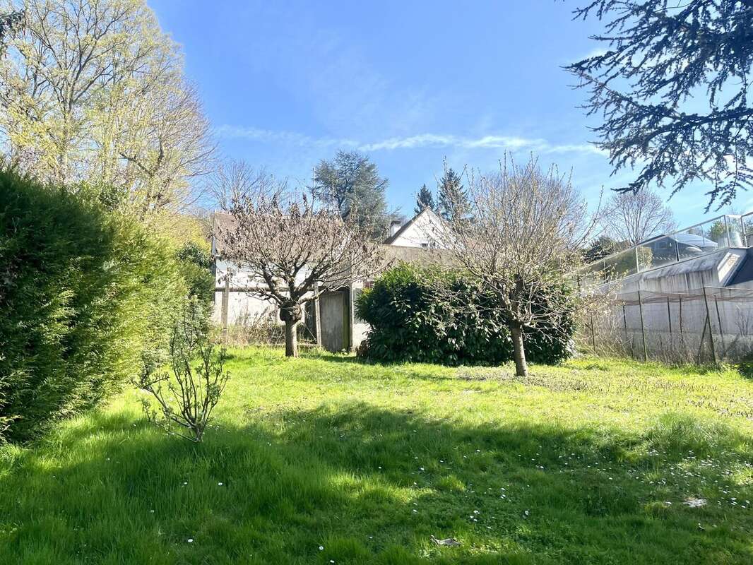 Terrain à MONTLIGNON