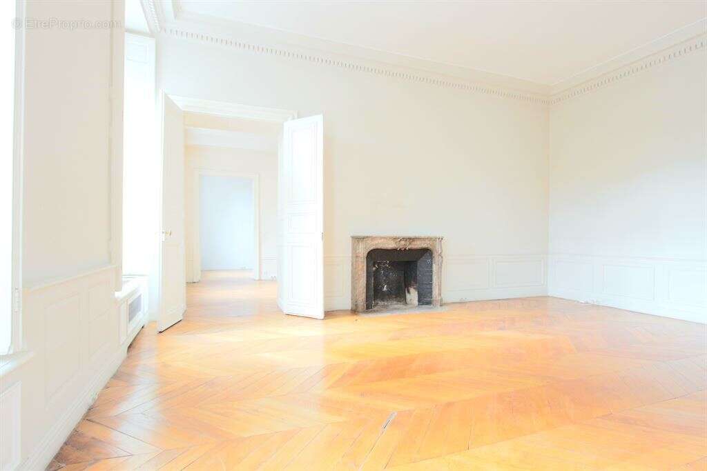 Appartement à PARIS-4E