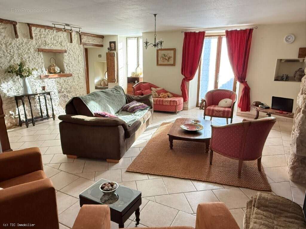 Maison à SAUZE-VAUSSAIS