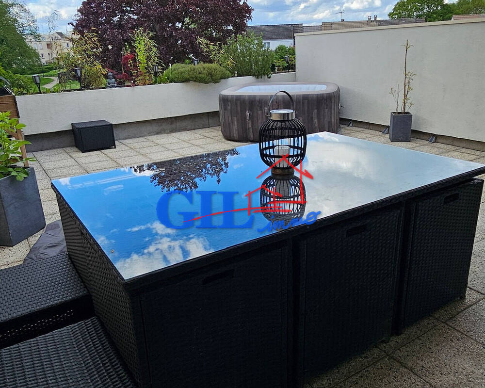 Appartement à SAVIGNY-LE-TEMPLE