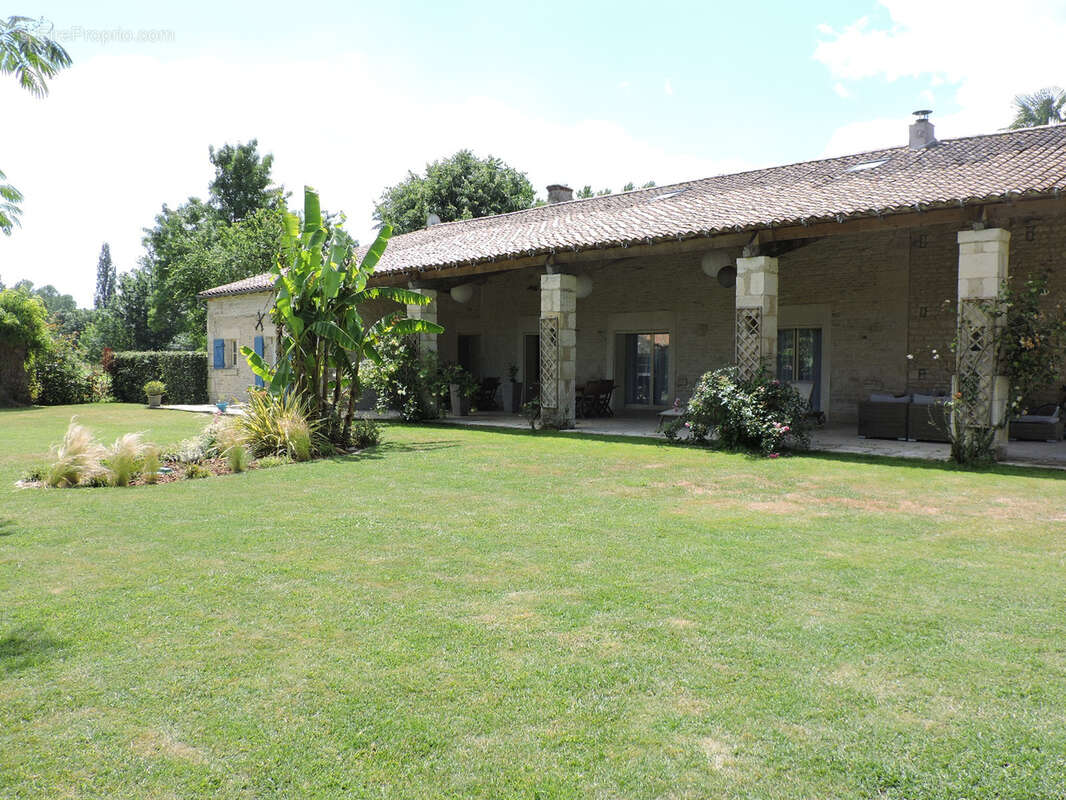 Maison à COULON