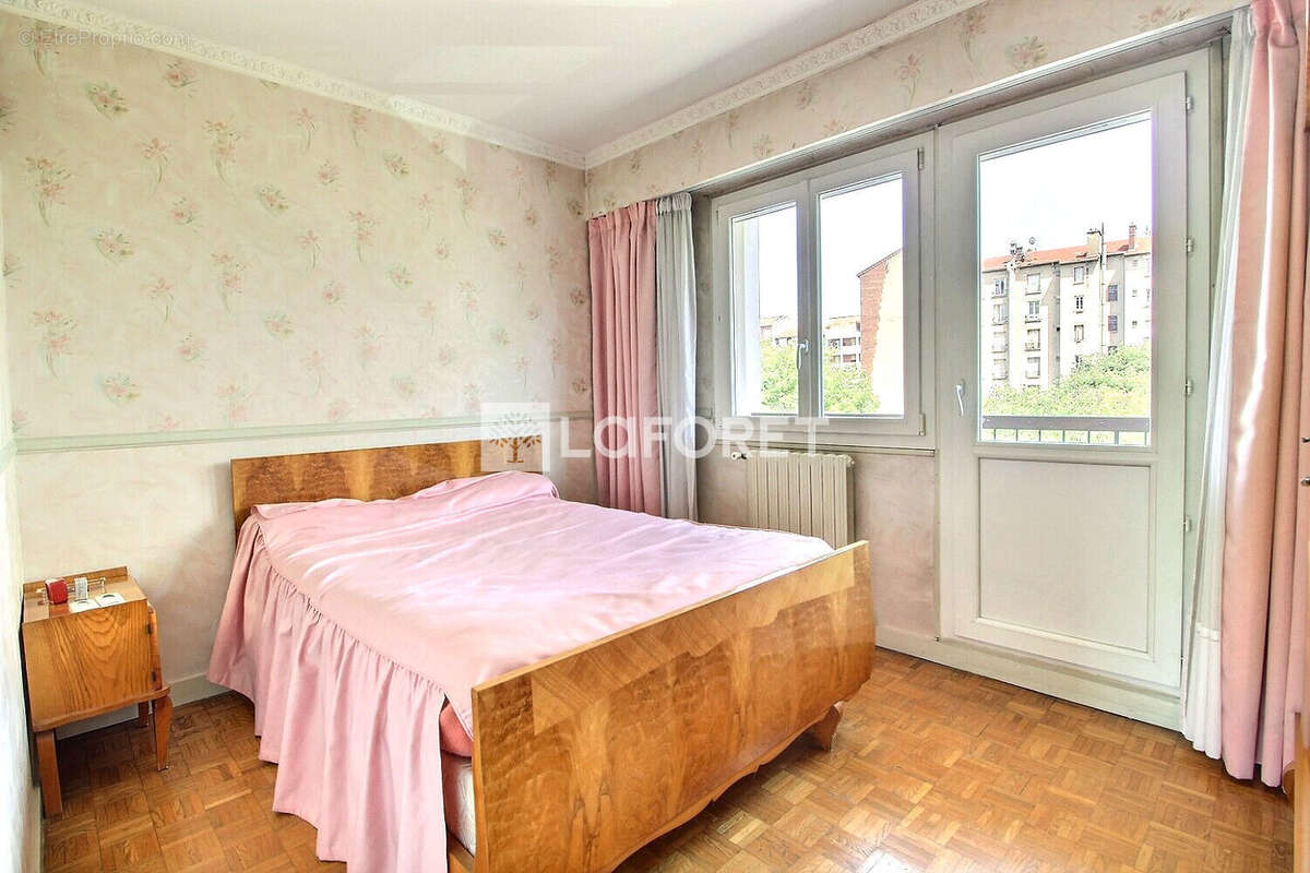 Appartement à GENNEVILLIERS