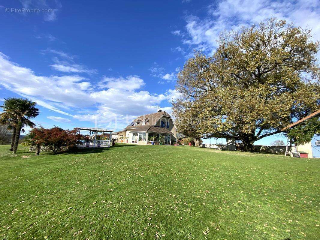 Maison à MALAUSSANNE