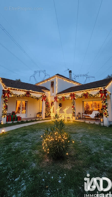 Photo 1 - Maison à SAINT-GERMAIN-LES-ARPAJON