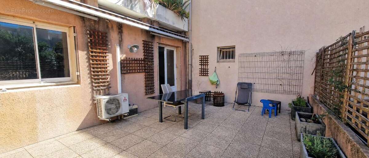 AVIGNON - Quartier Pont des Deux Eaux - Appartement 4p -  3Ch - 87m² - photo 2