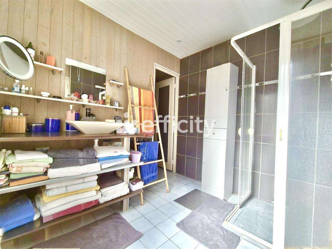 Appartement à CROUY