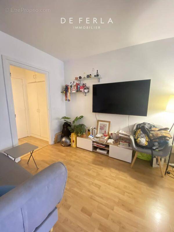 Appartement à PARIS-14E