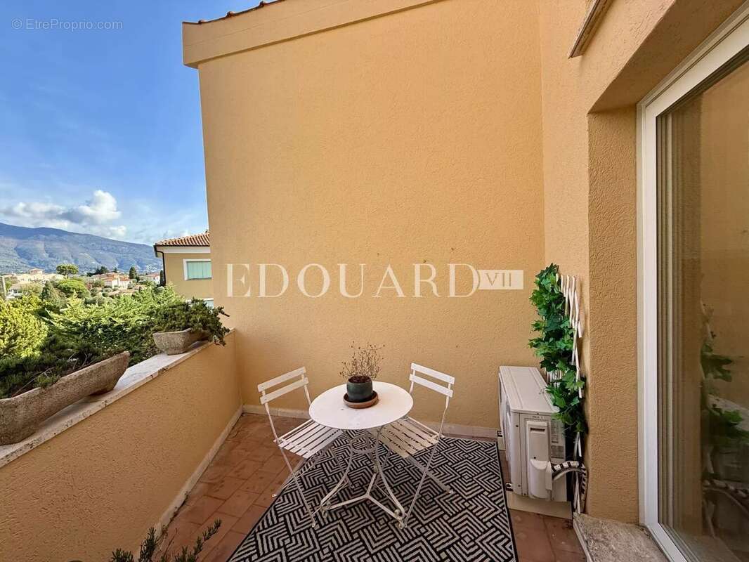 Appartement à ROQUEBRUNE-CAP-MARTIN