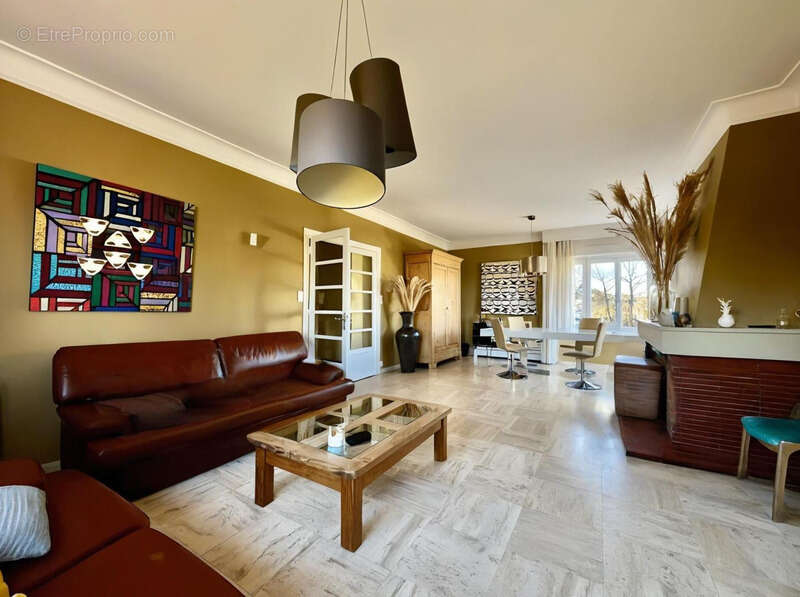 Maison à COMMELLE-VERNAY