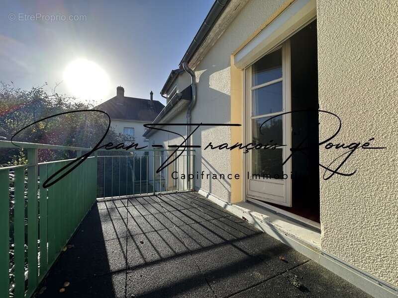 Maison à CONDE-SUR-VIRE