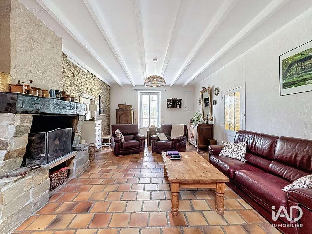 Photo 2 - Maison à CHARRON