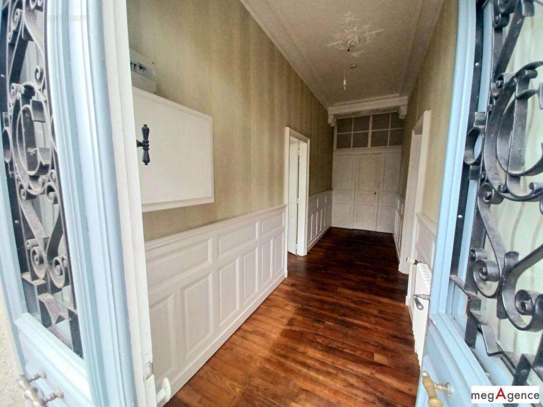 Appartement à FOUGERES