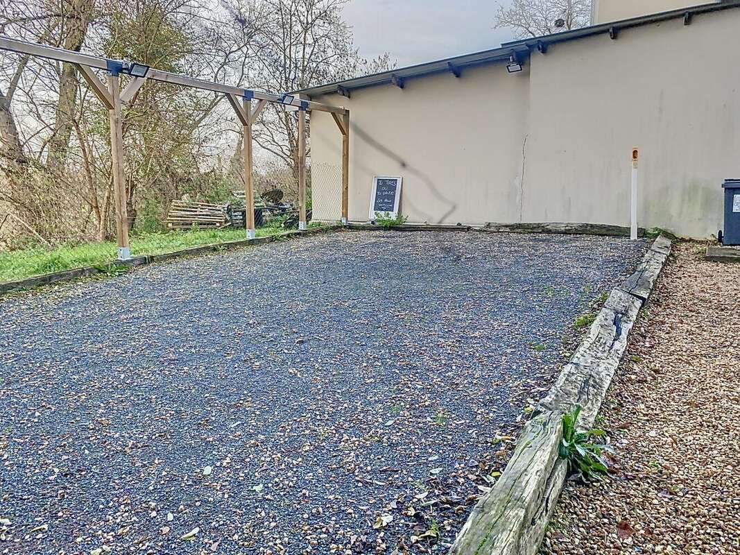 Autre à MONTLOUIS-SUR-LOIRE